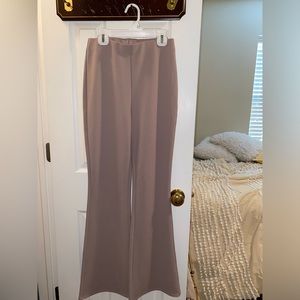 Leggings that flare out